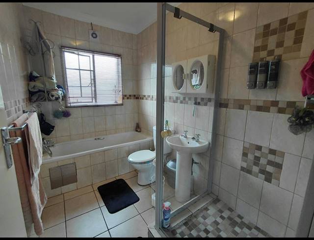 2 BEDROOM SECTIONAL TITLE FOR SALE IN SONNEVELD